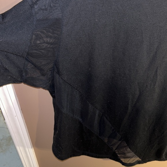 Large Nike tee with mesh detail across - Picture 5 of 8